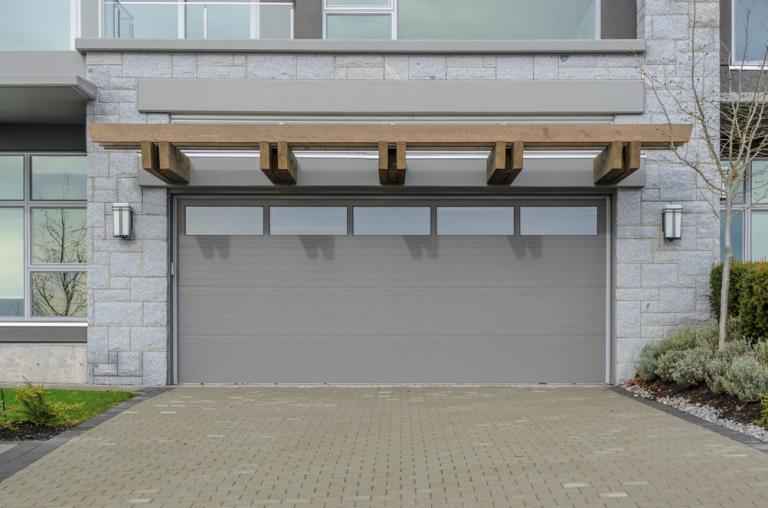Comment bien choisir sa porte de garage à Saint-Venant ?